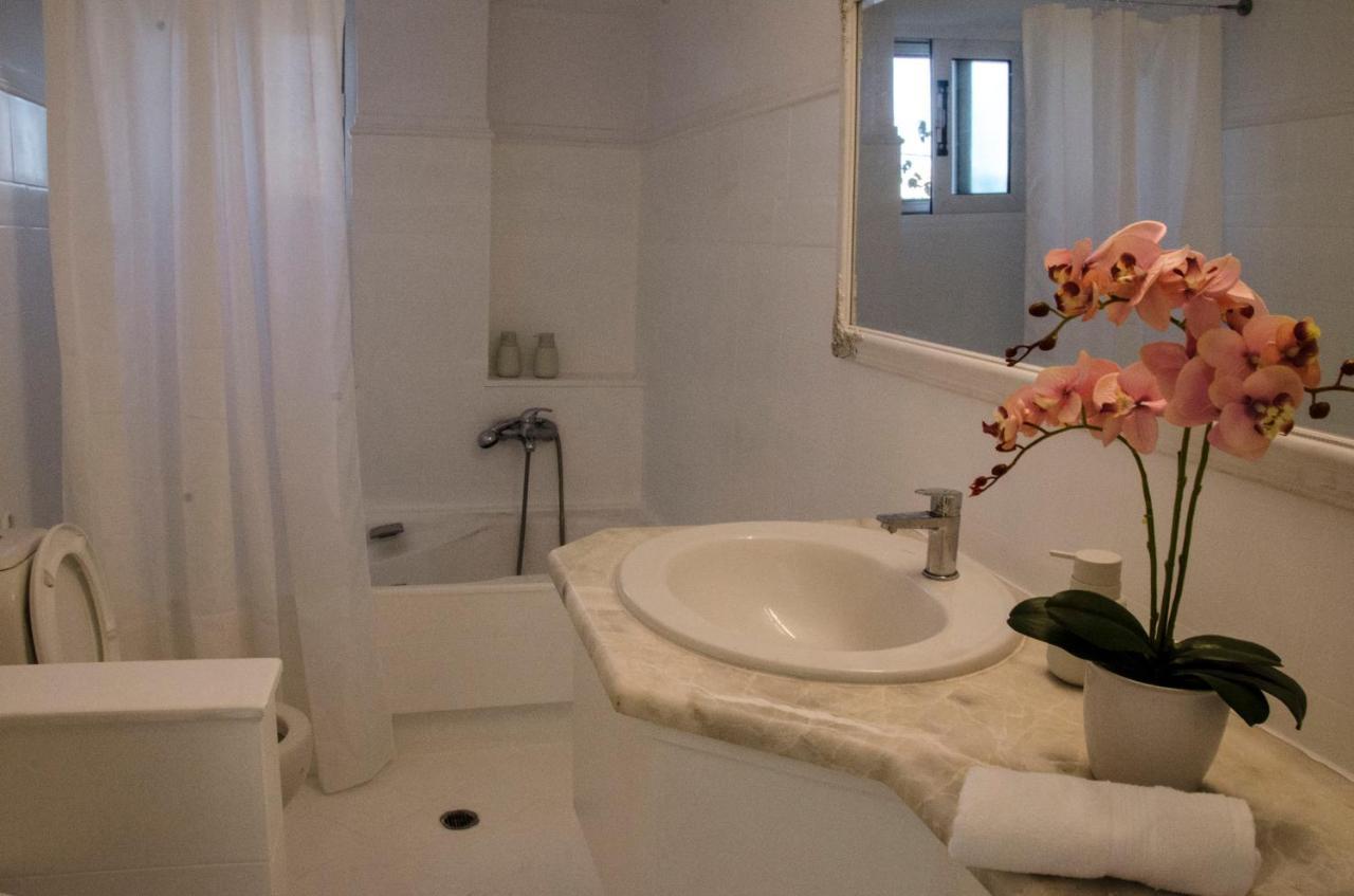 Eva'S House Apartman Karababás Kültér fotó